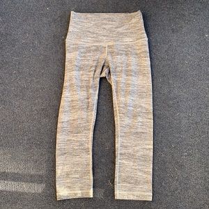 lightly worn lulu lemon capri leggings